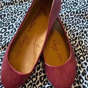Deep red flats size 10 Medium by American Raglie